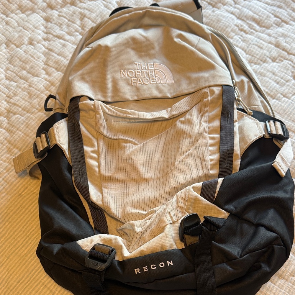 The North Face Recon Backpack - Black and grey white